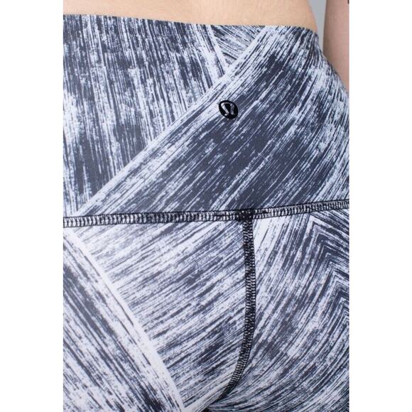 LULULEMON Hot To Street Pant Leggings •6•Heat Wave White Black 7/8 Length W5H73S - Picture 4 of 16